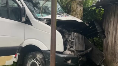 Düzce'de işçileri taşıyan minibüs kaza yaptı: 8 yaralı!