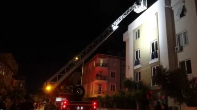 Antalya'da apartmanda çıkan yangın paniğe neden oldu