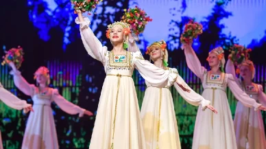 Kırgızistan'da 5. Uluslararası Çocuk Folklor Festivali başladı