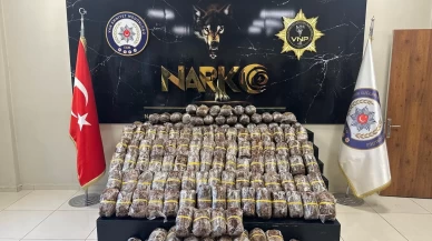 Van'da nakliye aracında 84 kilo 460 gram esrar ele geçirildi