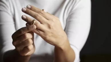 20 yıllık eşinden ayrılıp yapay zekayla nişanlandı! "O beni anlıyor, kocam hiç anlamadı"