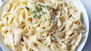 İtalyan mutfağının vazgeçilmezi kremalı makarna tarifi