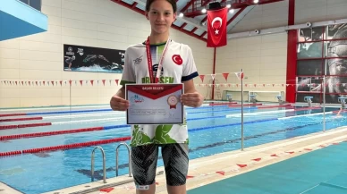 Ardeşen’li yüzücü Nuriye Erva Kesimal'den tarihi başarı