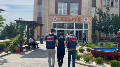 Motosikletin arkasına köpek bağladı, metrelerce sürükledi!