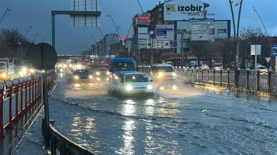Sağanak yağış Kayseri'de hayatı olumsuz etkiledi