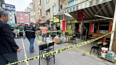 Husumetlisini sokak ortasında bıçakladı