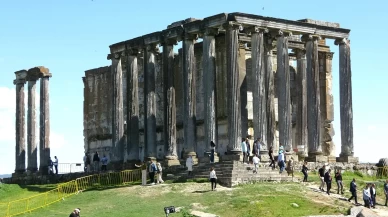 MHP’li Vekiller Aizanoi’de ziyaretçi patlamasına dikkat çekti