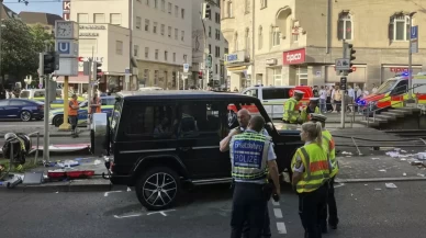 Almanya’da bir aracın kalabalığa dalması sonucu 3 kişi yaralandı