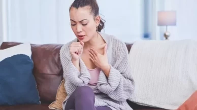 Kuru öksürük deyip geçmeyin! Bu ölümcül durumun belirtisi olabilir...