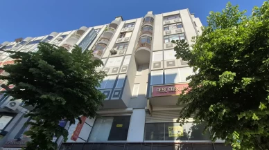 Avcılar'da binadan kopan beton parçaları bir kadının kafasına düştü