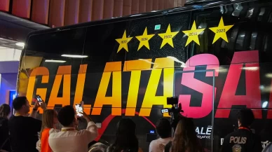 Galatasaray takım otobüsüne taşlı saldırı