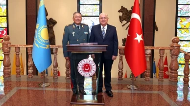 Milli Savunma Bakanı Güler, Pakistanlı mevkidaşı  ile görüştü