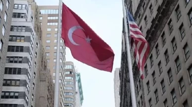 ABD’de Türk bayrağı göndere çekildi