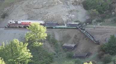 Elazığ'da yük treninin 5 vagonu raydan çıktı