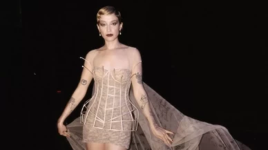 Eşiyle arasındaki yaş farkı çok konuşulmuştu! Melike Şahin sahneden aşkını haykırdı