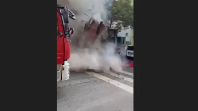 İtfaiye ekiplerinin korku dolu anları! Düşen ahşap duvardan canlarını zor kurtardılar
