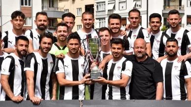 Namağlup şampiyon Manisaspor, kupasını kaldırdı