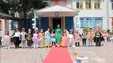 Minik tasarımcılar atıklardan muhteşem bir defileye imza attı!