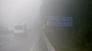 Bolu Dağı'nda sis ulaşımı etkiledi
