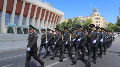 Azerbaycan'da Silahlı Kuvvetler Günü dolayısıyla geçit töreni yapıldı