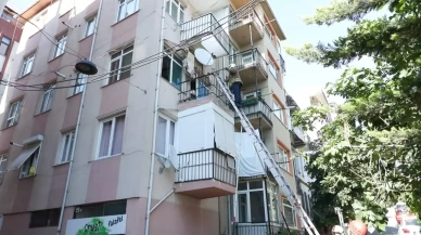 Kadıköy'de binanın dördüncü katındaki balkon çöktü