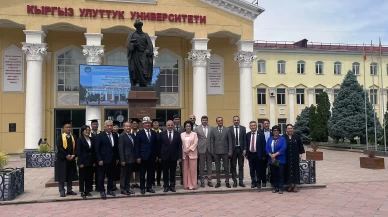 Bişkek Büyükelçisi Ökem, Kırgız Milli Üniversitesi'nde sertifika törenine katıldı