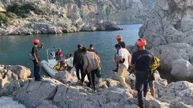 Marmaris’te 15 düzensiz göçmen ve bir göçmen kaçakçısı yakalandı