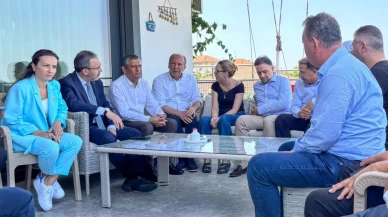 Bakan Kasapoğlu'ndan merhum Başkan Zeyrek'in ailesine taziye ziyareti