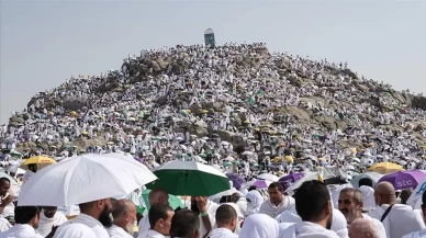 Hacı adayları Arafat'a ulaştı