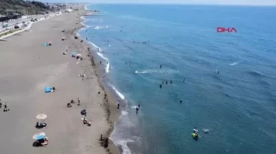 Hatay’da yaz tadında bayram! Sahillerde adım atacak yer kalmadı