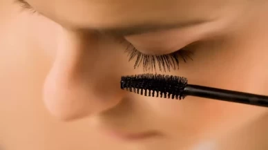 Kirpiklerinizi Doğal Yollarla Uzatın! En Etkili Yağlar ve Kullanım Önerileri
