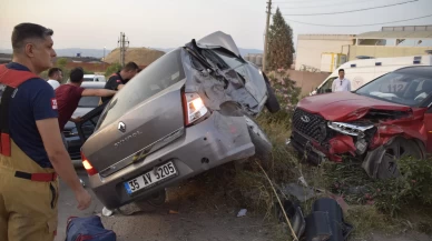 İki otomobil çarpıştı: 5 yaralı