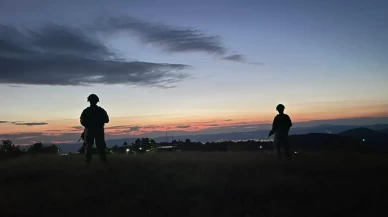 Türk askeri sahada! Kosova’da gerilim yükselirken KFOR devriyeleri artırıldı