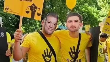 FETÖ’nün Avrupa tiyatrosu! İmamoğlu maskeli destek