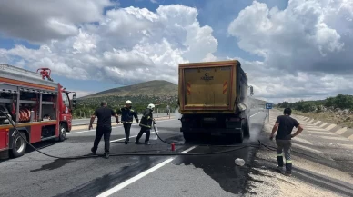 Elazığ'da seyir halindeki kamyonda çıkan yangın söndürüldü