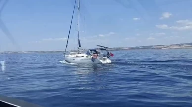 Gelibolu açıklarında rotası İtalya olan 51 kaçak göçmen ile 2 göçmen kaçakçısı şüphelisi yakalandı