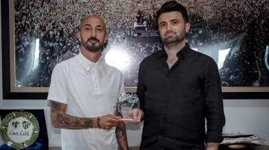 Bursaspor, Ahmet İlhan Özek ile yollarını ayırdı
