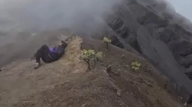 Endonezya'daki yanardağdan düşen ve 4 gün mahsur kalan dağcı ölü bulundu