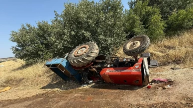 Halfeti'de traktör devrildi