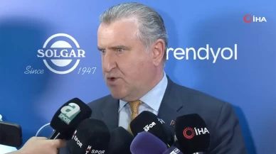 Bakan Bak: “Türk voleybolu olimpiyat madalyasına yürüyor”