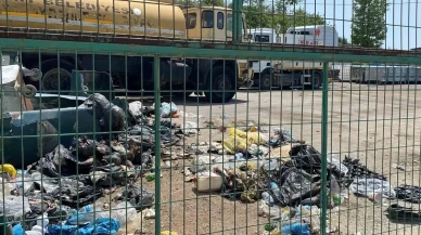 İroniye bakın! CHP'li belediyenin Temizlik Müdürlüğü’nde çöp birikti