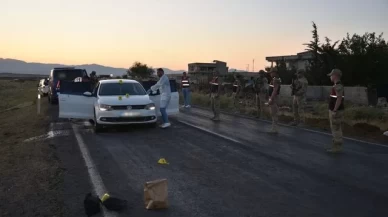 Seyir halindeki otomobile pusu kuruldu!