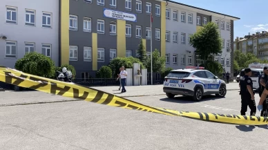 Konya'da bir öğretmen okulda uğradığı silahlı saldırıda hayatını kaybetti