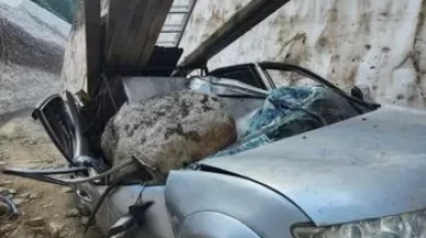 Yayla yolunda korkunç anlar... Araç kayaların altında kaldı!