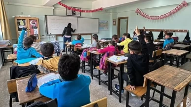 Okullarda yeni dönem: Serbest kıyafet kalkıyor