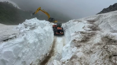 Rize'de haziran ayında kar yağışı: Kar kalınlığı 2 metreyi aştı