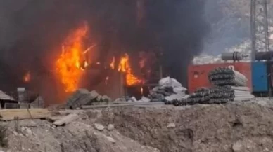 Şantiyede kalan işçilerin konteynerleri alev aldı