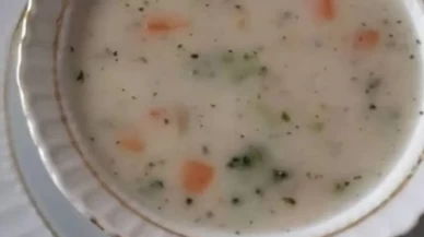 Bebekler için kalsiyum zengini sütlü sebze çorbası tarifi