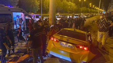 Kontrolden çıkan taksi devrildi:2 kişi yaralandı