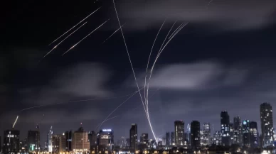 Tel Aviv alarmda! İran İsrail’e yeniden balistik füze fırlatmaya başladı